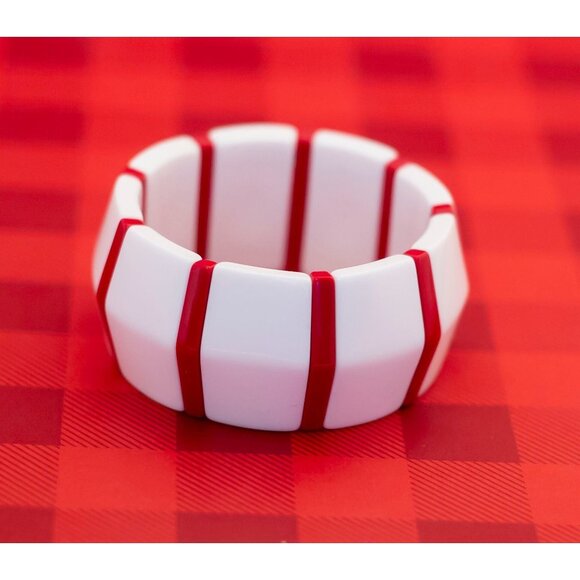 Vintage Boho Red and White Flexible Bangle Bracelet by Avon 8 Inches - O12 - Picture 1 of 3